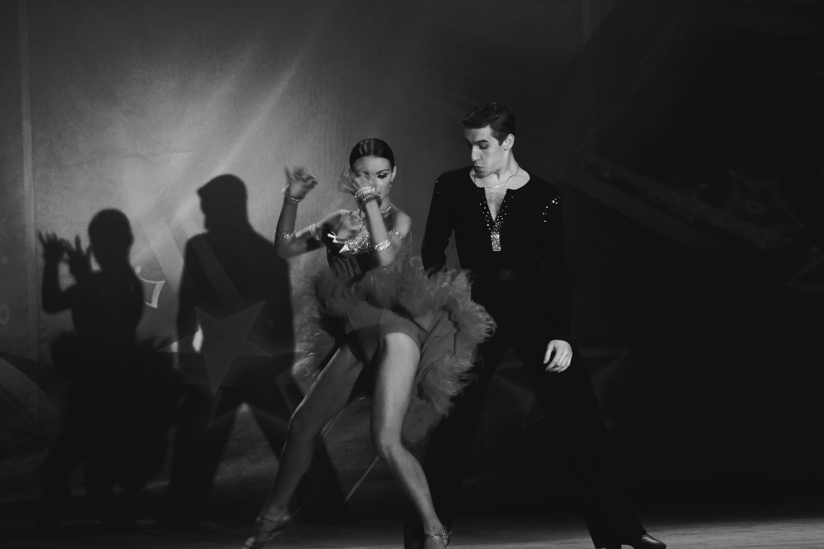 танец с тенями - Алена Юрченко