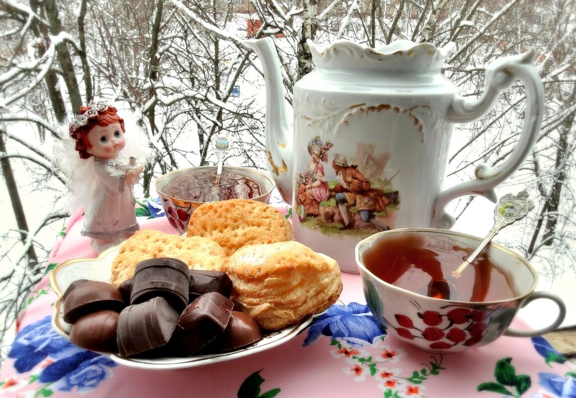 Чаепитие на веранде при снежной погоде - Александр Бойченко