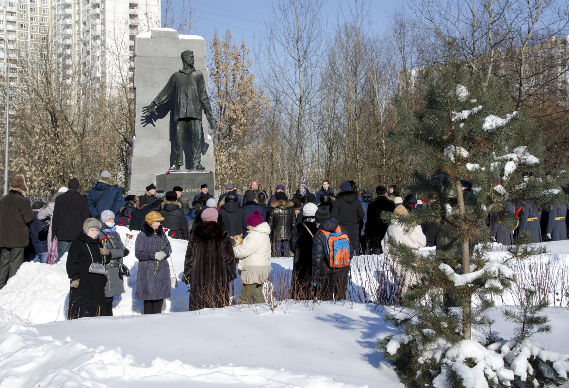 115 лет со дня рождения Мусы Джалиля. Возложение цветов - Oleg4618 Шутченко