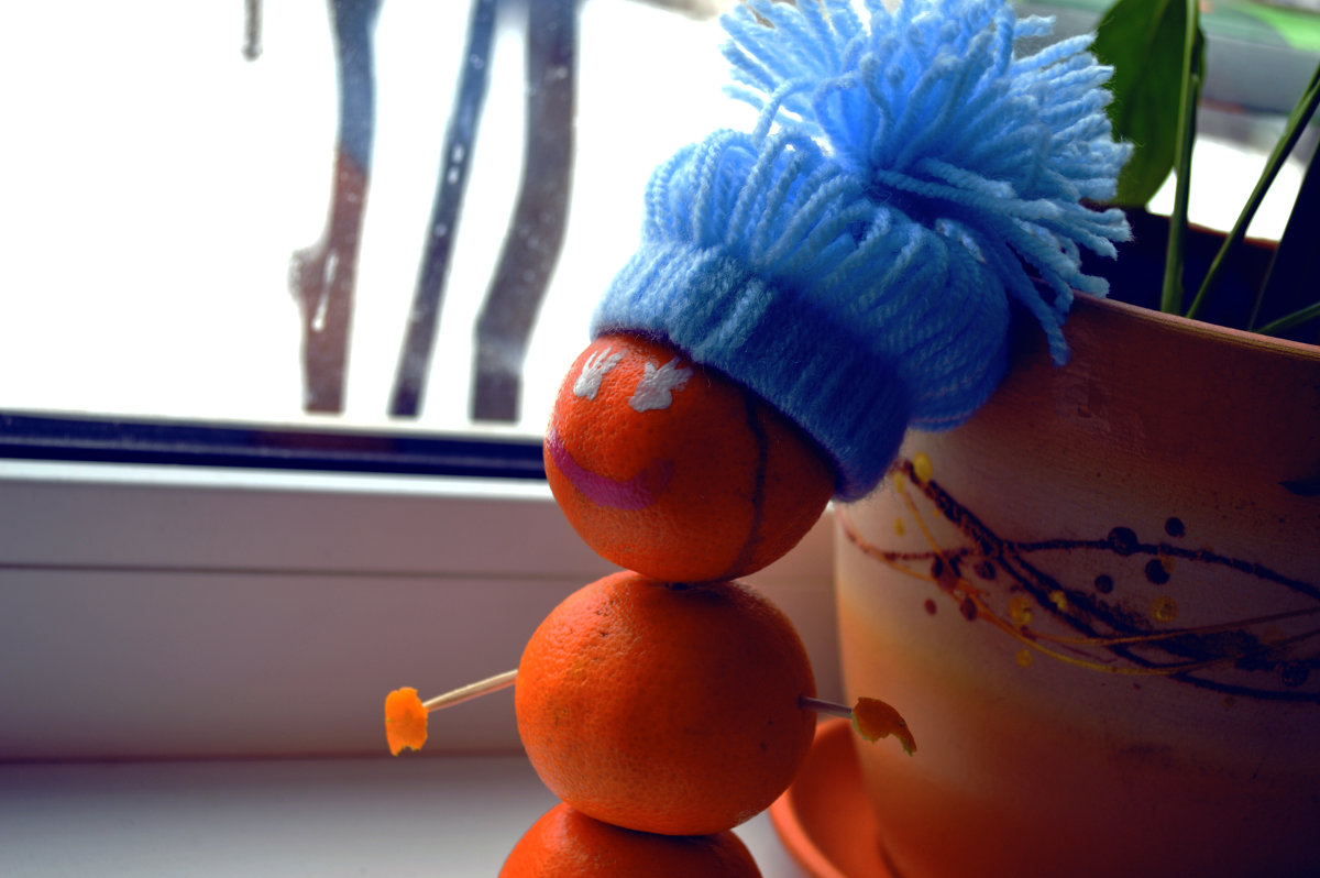 Зимний мандариновый снеговик - Дарья Селянкина