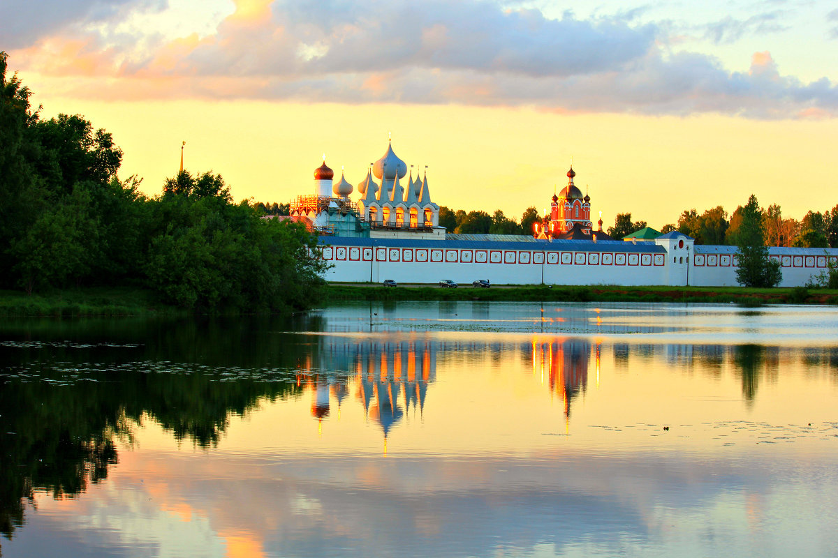 Тихвинский монастырь