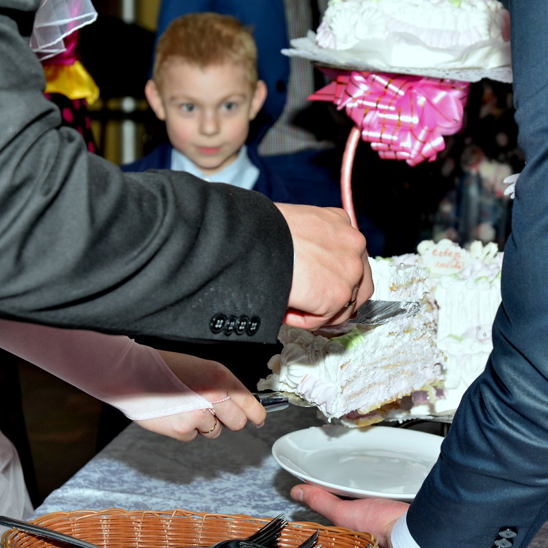 Первый кусочек свадебного торта... - Сергей Сёмин