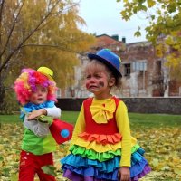 веселый и грустный клоун :: Tatyana Zholobova