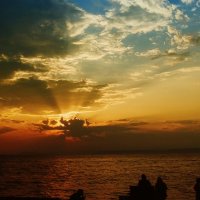 яркий закат на море :: Елена Соловьева