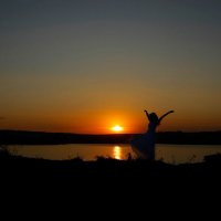 Танцы на закате. :: Ирина Лежнева