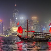 Алые паруса ночного Гонконга. :: Edward J.Berelet