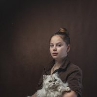 Девочка с кошкой :: Алексей Кошелев