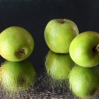 Фантазия с зелёными яблоками :: Татьяна Смоляниченко