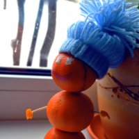 Зимний мандариновый снеговик :: Дарья Селянкина