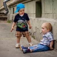 мальчишки на прогулке :: Nataliya Markova