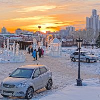 У Храма на Крови в Екатеринбурге :: Михаил Аверкиев