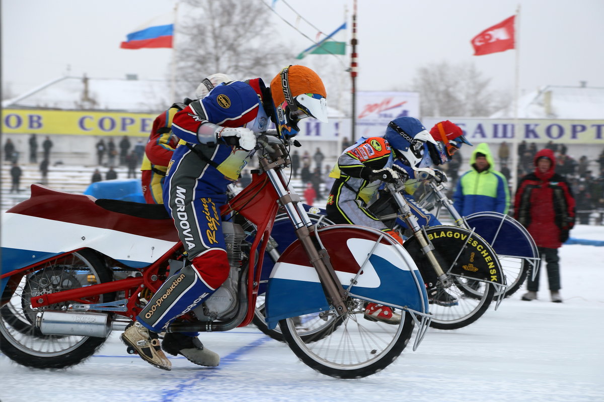 Мотогонки старт