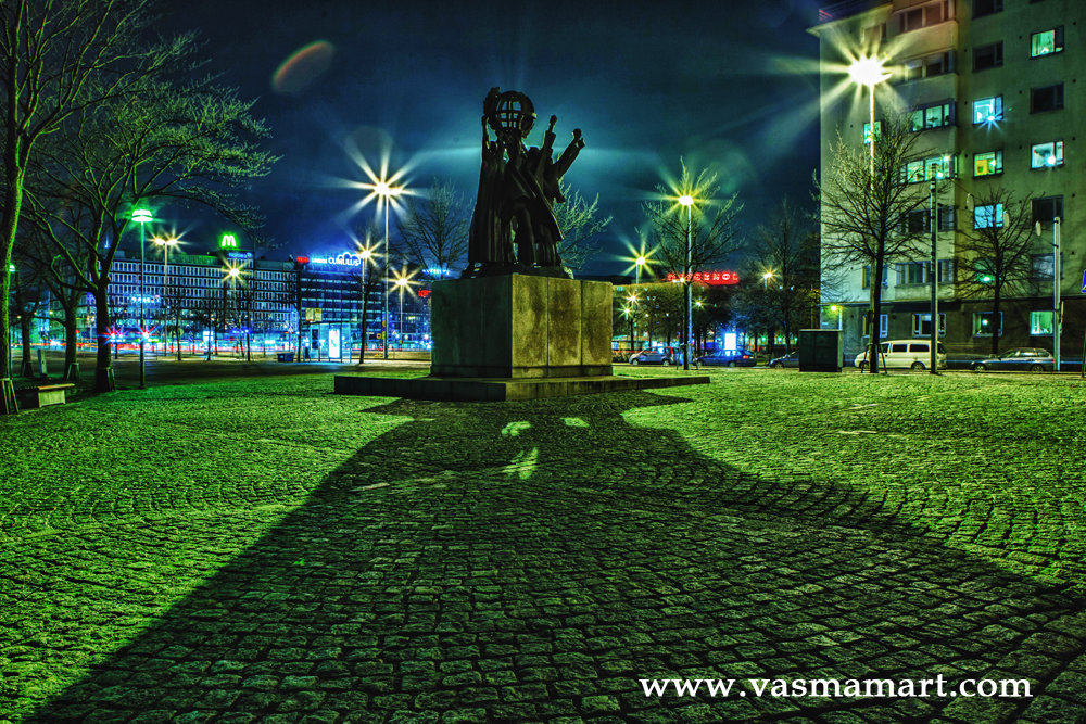 Монумент Мир во всем мире- Подарок Москва-Хельсинки 1989 - Marina Vassileva