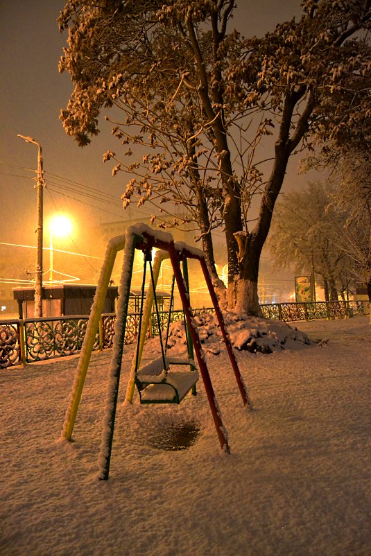 «Поздно ночью снег прекратился...» - Александр NIK-UZ