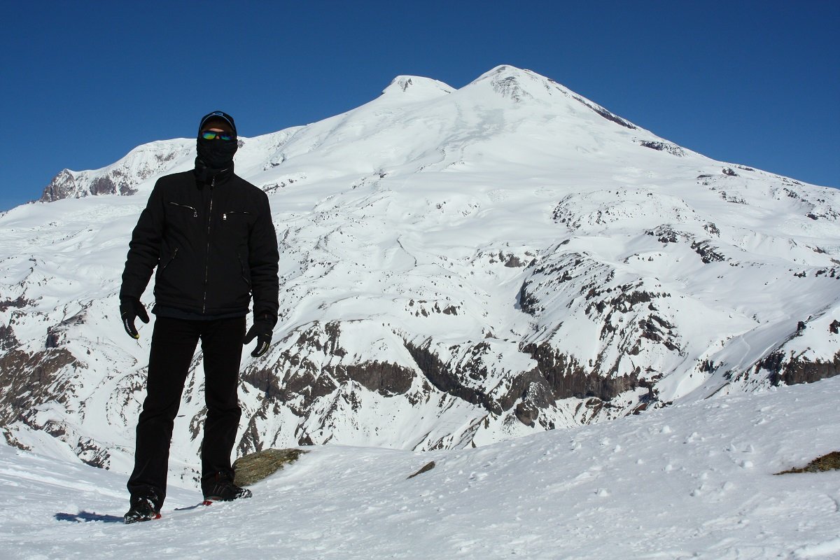Вид на горы Эльбрус с телефона чел