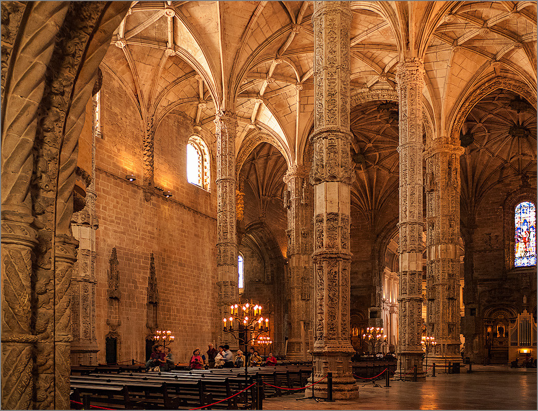В церкви монастыря Жеронимуш. Лиссабон, Португалия - Lmark 