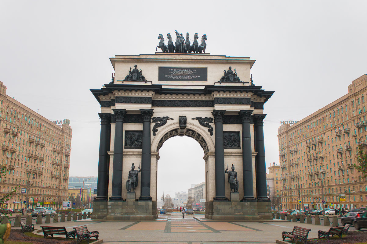 Триумфальная арка - Валентин Емельянов