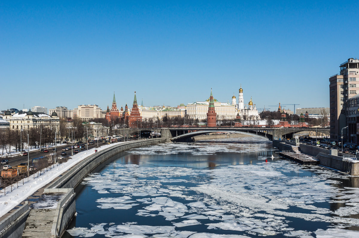 Ледоход на Москва-реке - VITALY 