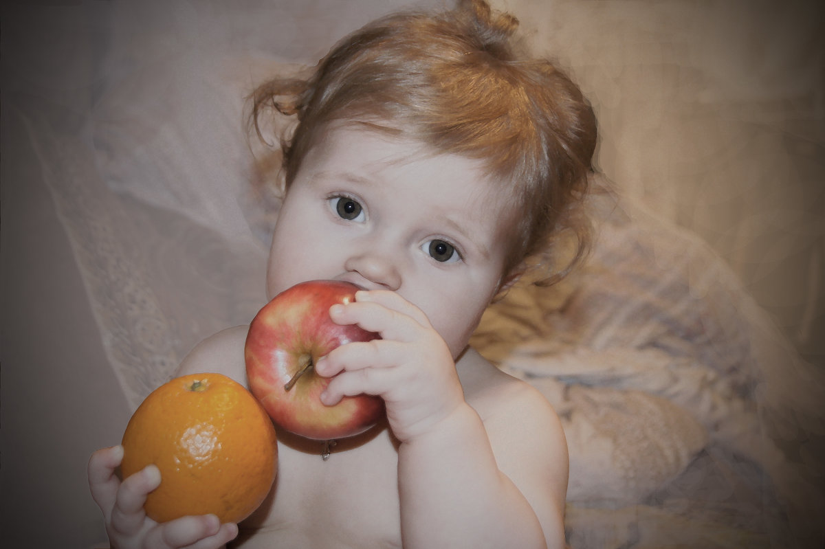 Девочка с фруктами - Sasha Chuchelina