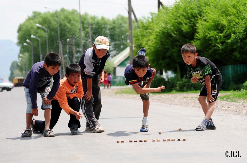 Асычки — одна из самых распространённых детских игр в Средней Азии. - Serik Zulkharov