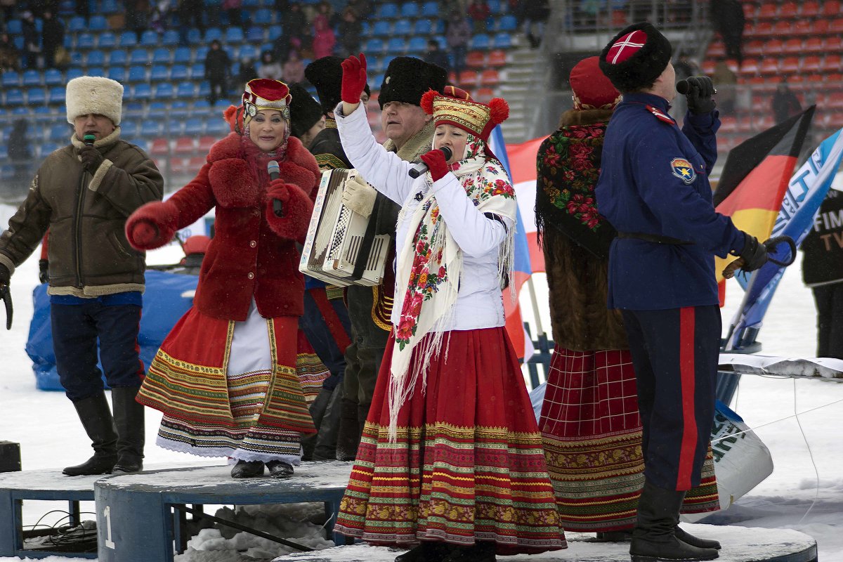 Согревающая песня между заездами - Андрей Мичурин