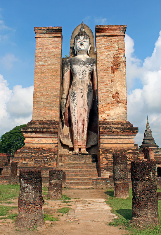 Таиланд. Сукхотай, старинная статуя Будды - Владимир Шибинский