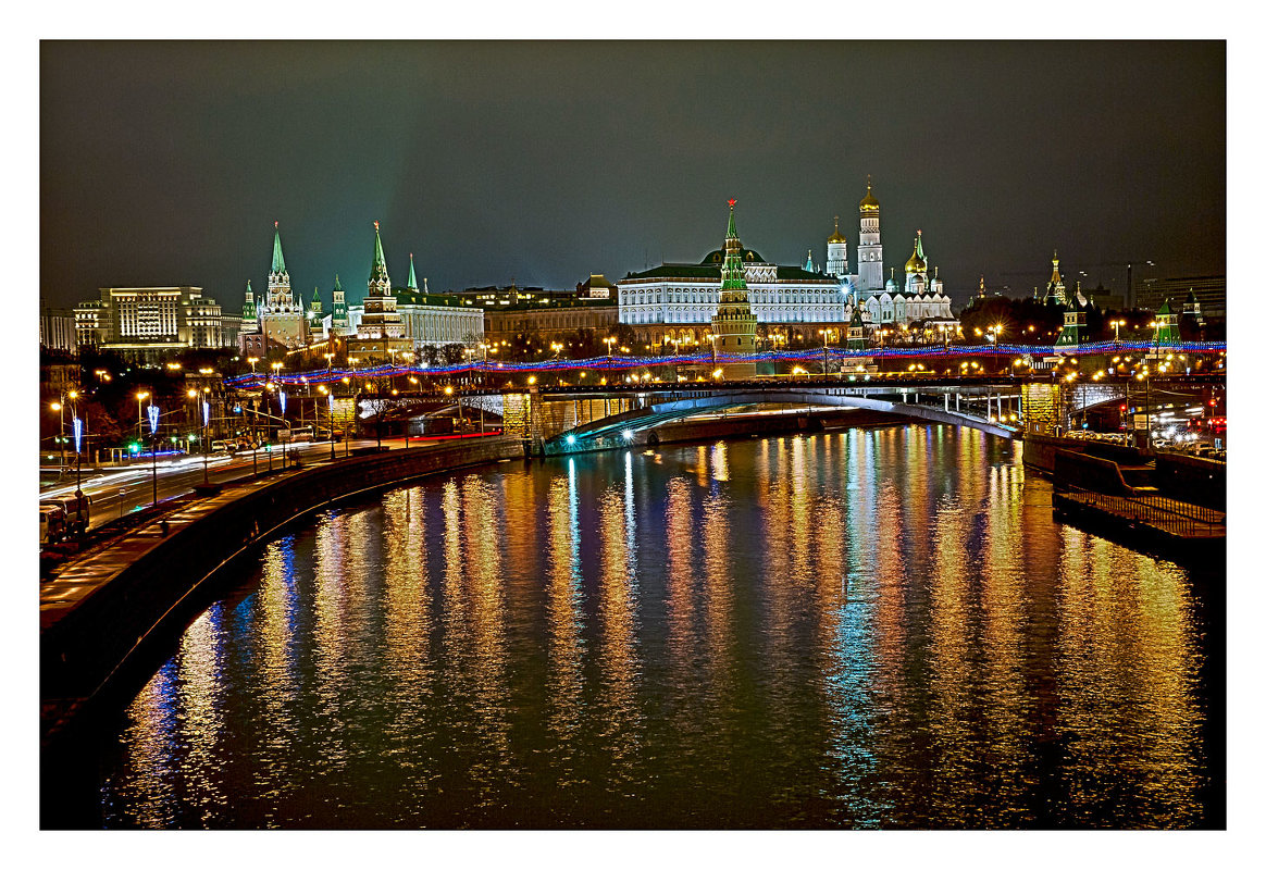 Вид на ночной Кремль, Москва - Вера Ульянова