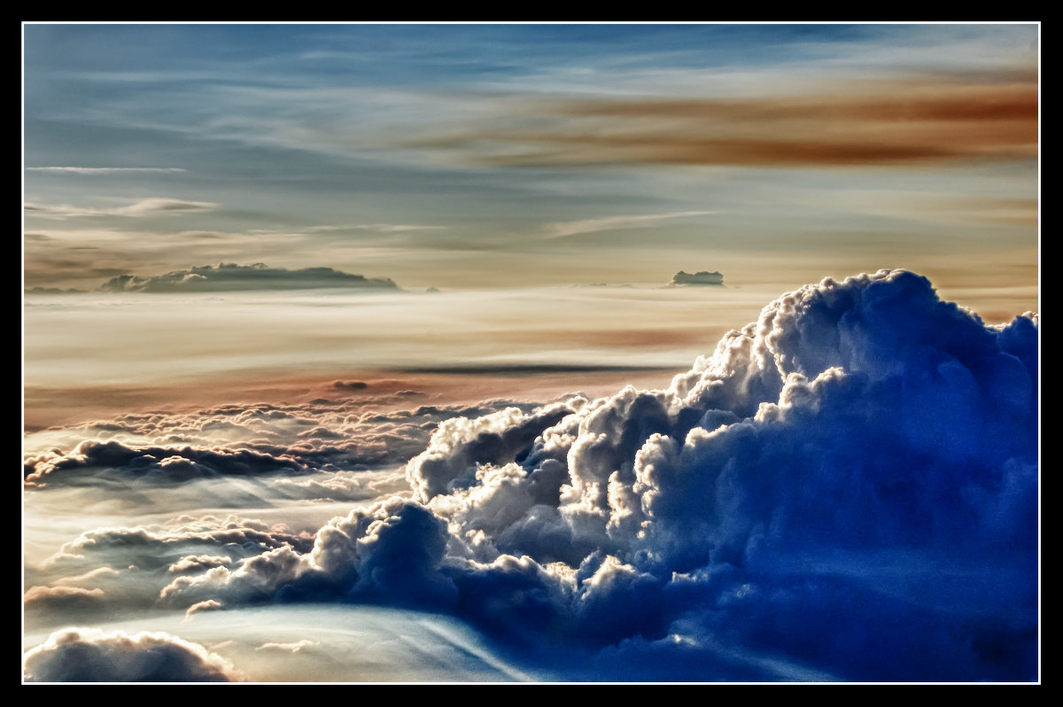 Над облаками свой мир,...свои облака, корабли, горы... - Sergey Kuznetcov