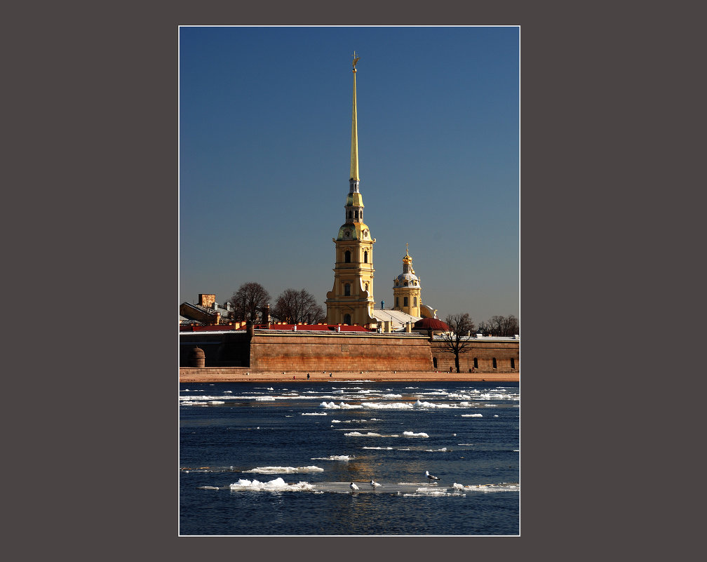 На Неве ледоход....*** .Floating of ice on the Neva... - Александр Борисов