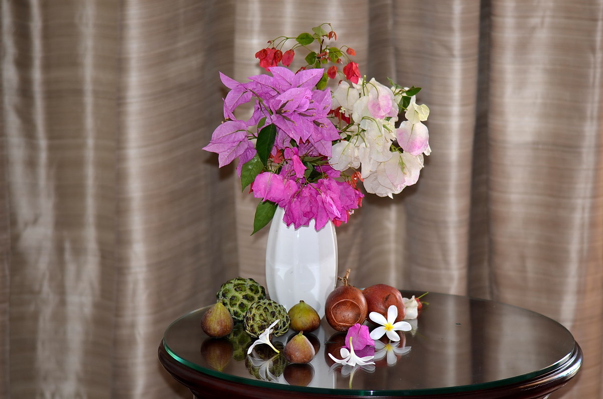 букет из тропических цветов и фруктов - Нина Штейнбреннер