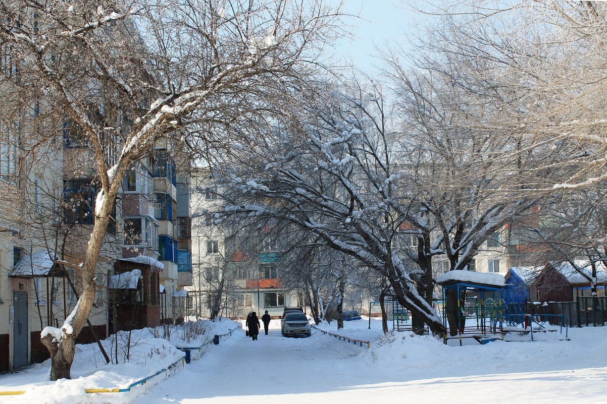 На квартале АБ. - Олег Афанасьевич Сергеев