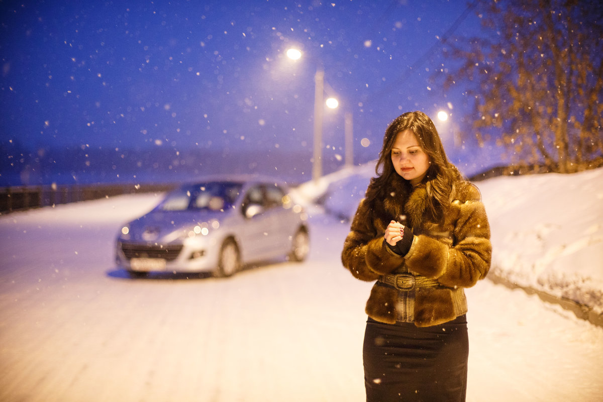 Снегопад и девушка - Alexander Ivanov