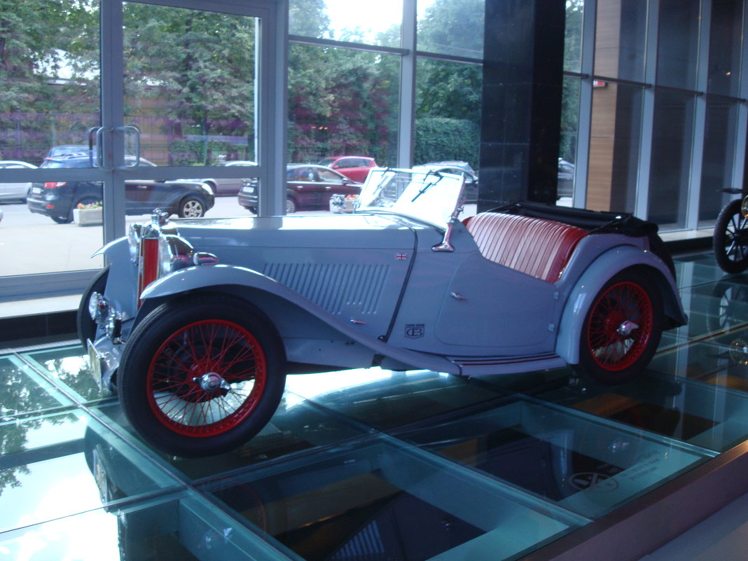 В музее ретроавтомобилей - svk *