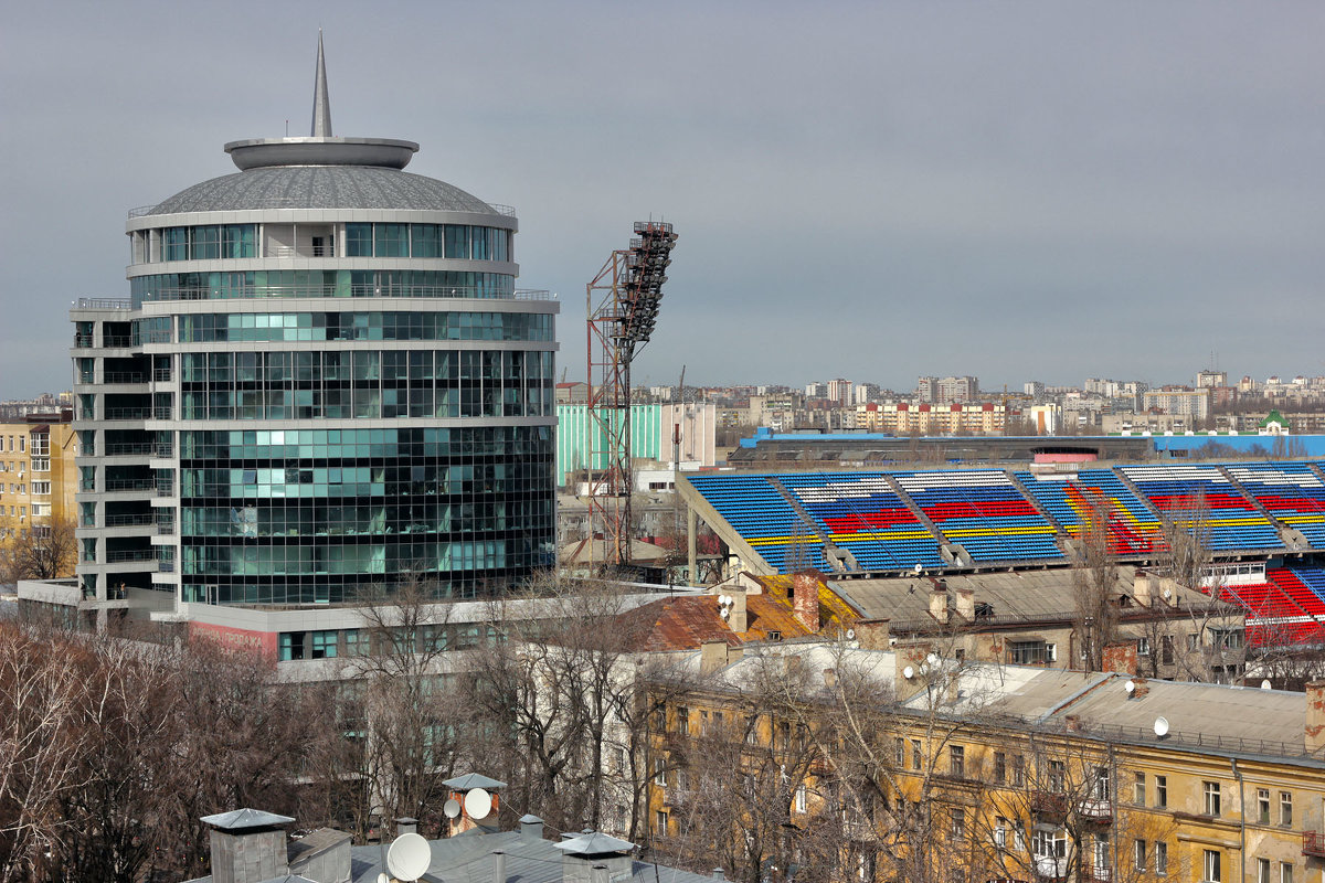 город - Геннадий Свистов