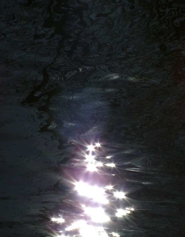 Блики солнца в весенней воде - Александр Варфлусьев