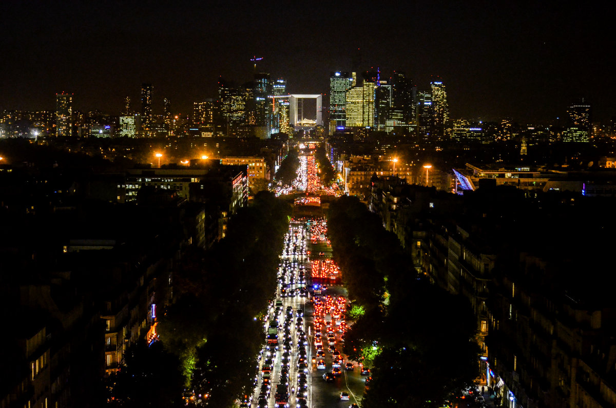 Avenue des Champs-Élysées - Eugene Simachev