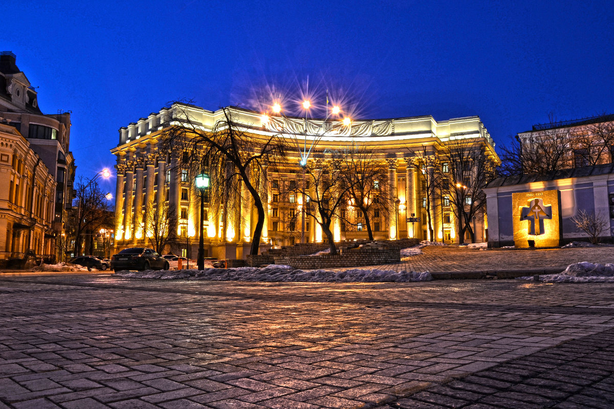 Киев. Министерство иностранных дел Украины - Андрей Зелёный