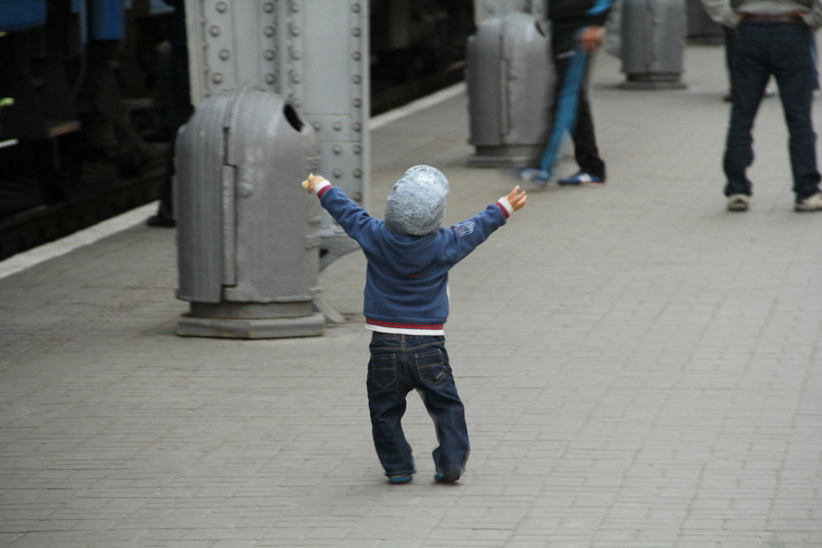 хлопчик на вокзалі - Andriy 