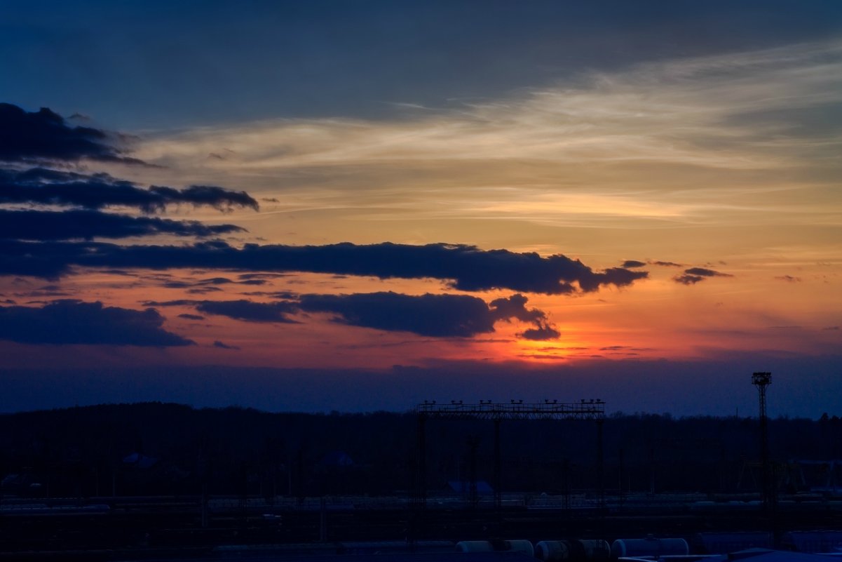 Закат над станцией - Денис Соломахин