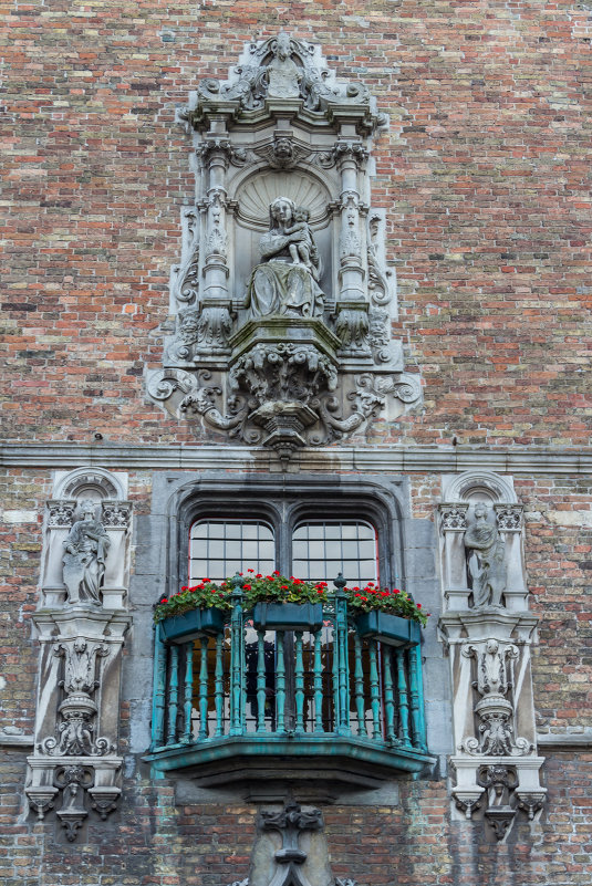 Балкон из прошлого. Брюгге. Бельгия - Геннадий Калинин
