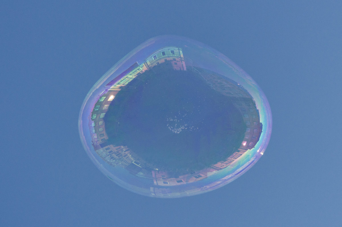 Мыльный пузырь (отражение Невского проспекта) - Кирилл Стопкин