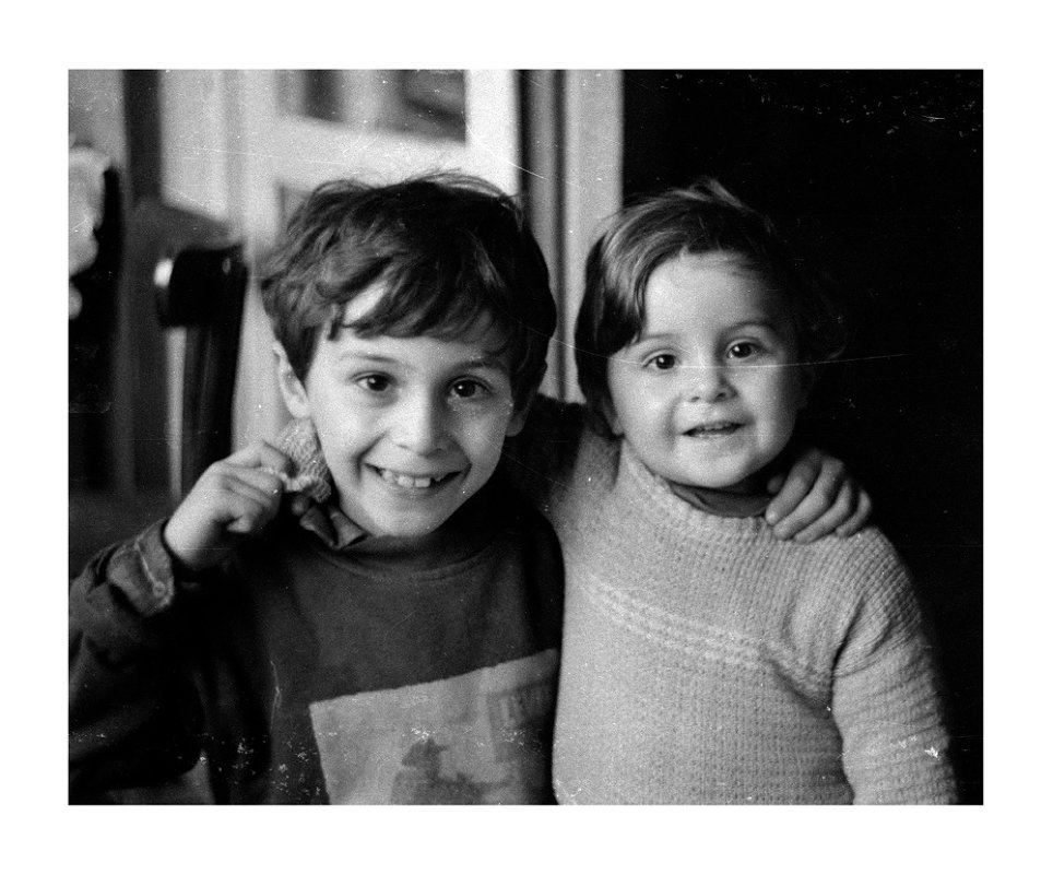 Сканируя старые семейные Пленки: Сынавя Гиорги и Леван , 1996 Год - Sulkhan Gogolashvili