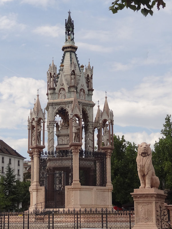 Monument Brunswick - Geneva - Sasha Berg