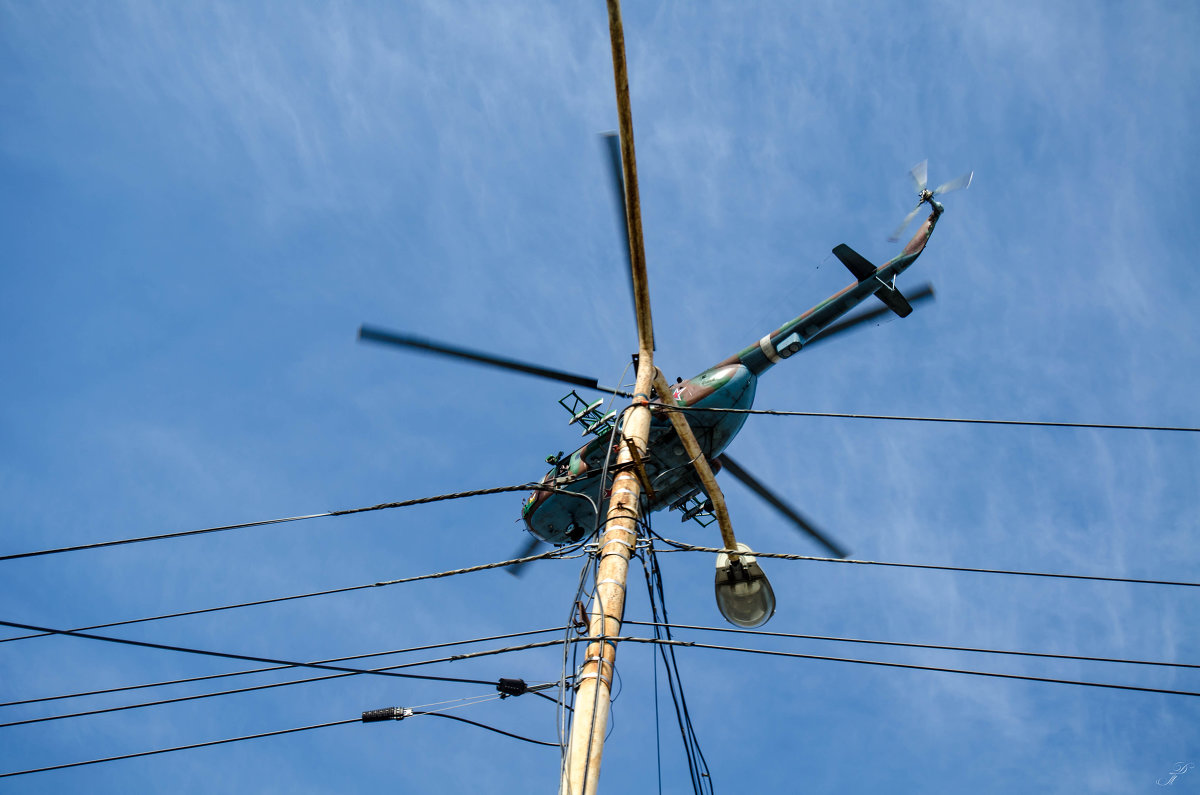 Вертолет над центром города - Дмитрий Тарарин