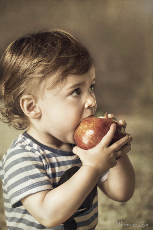 Маленький поедатель больших яблок - Olga Verenich