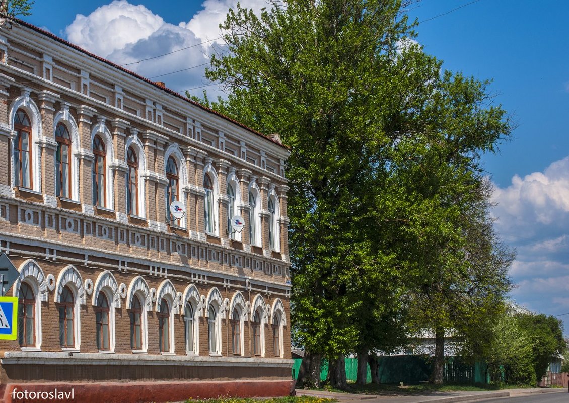 Есть в Смоленской области зелёный городок... - Павел Данилевский