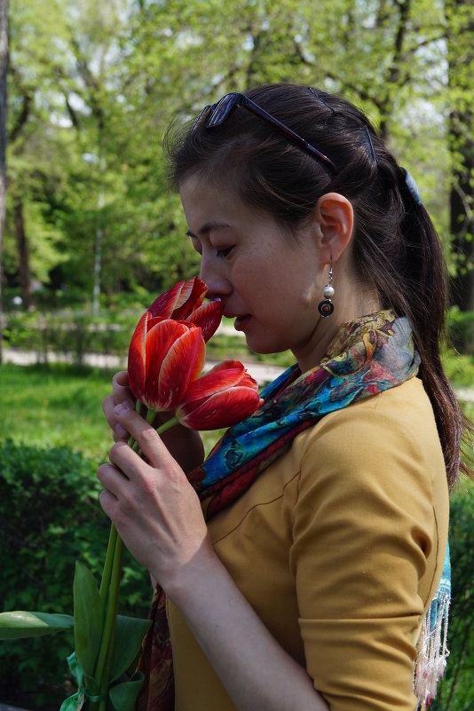 сестра с тюльпанами - Karlygash Khassenova