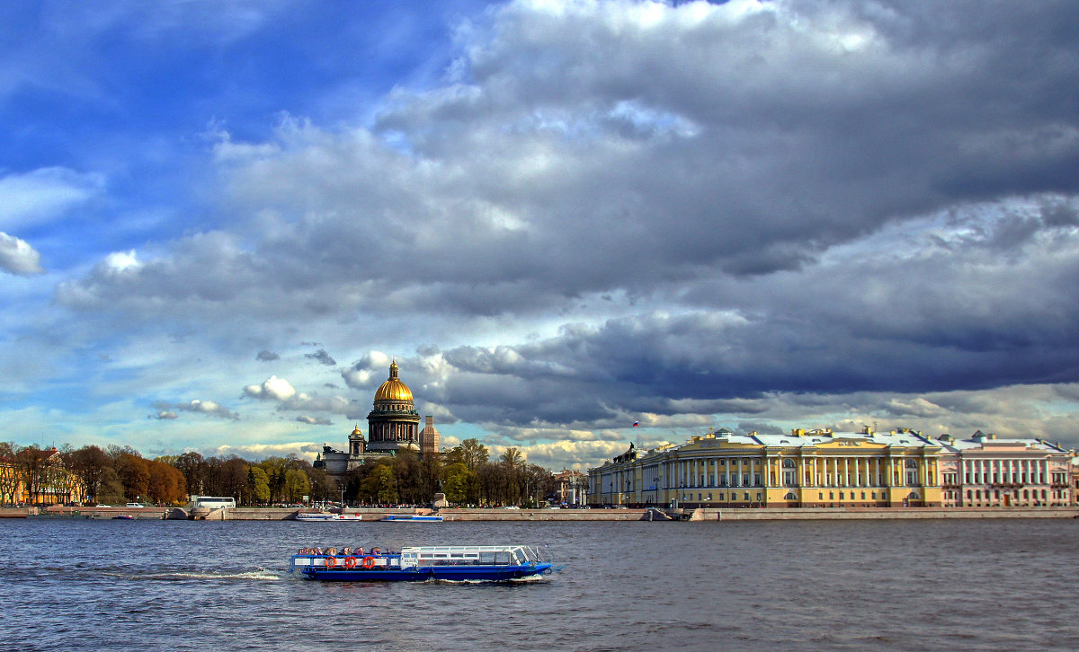 Исаакиевский собор с воды