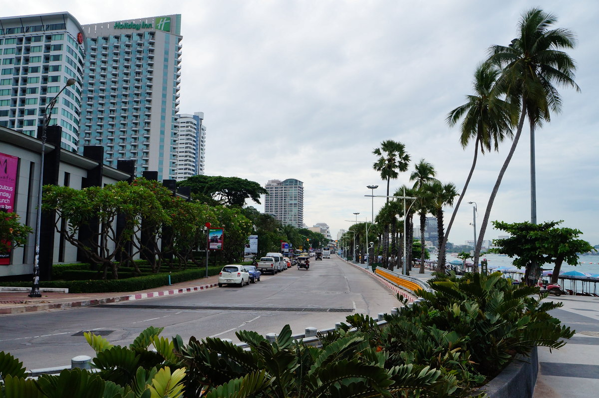 Beach Road in Pattaya. - Rafael 