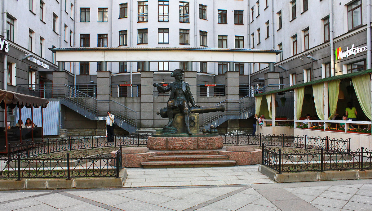 Памятник Бомбардиру Василию Корчмину.(6 линия В.О.) - Александр Лейкум